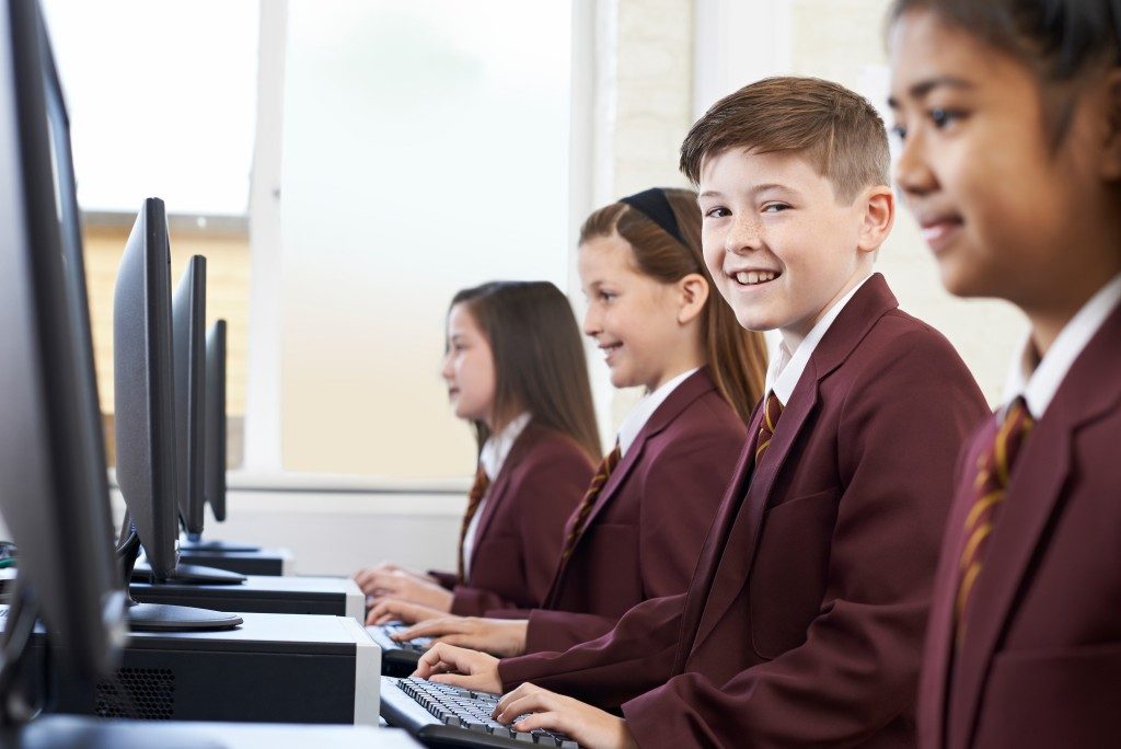 students using the computer